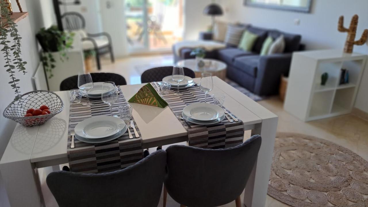 Sunny Golf View Miraflores Apartment *